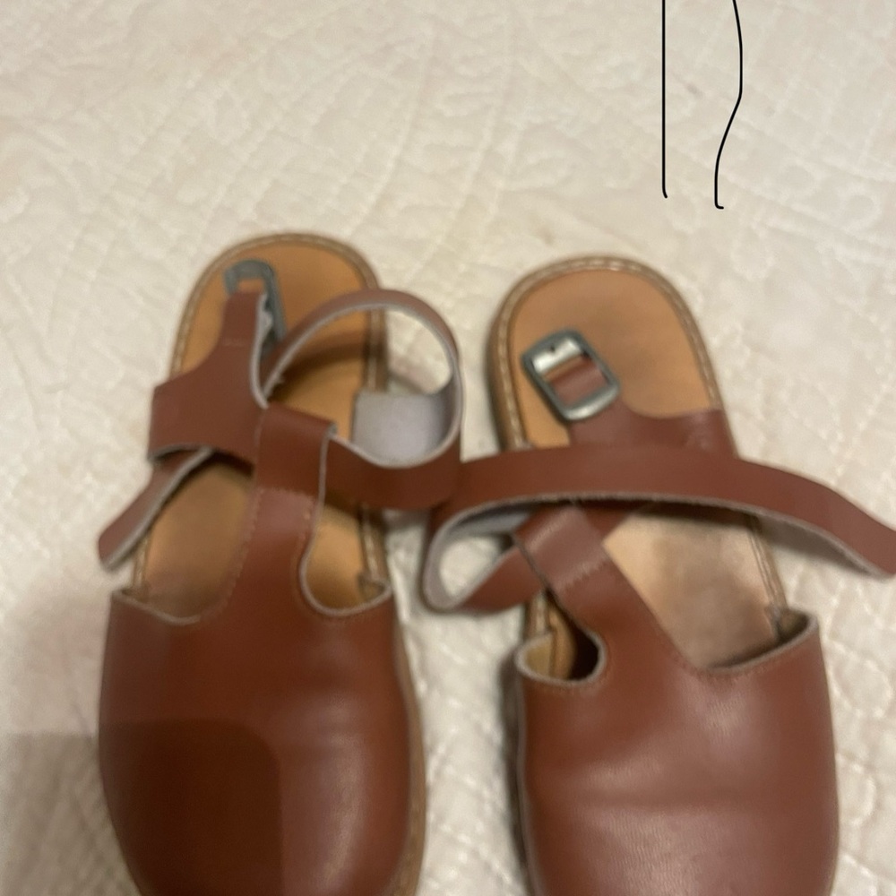Freshly picked clog size 11
